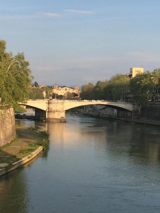 Trastevere Art Apartment Rome Bagian luar foto